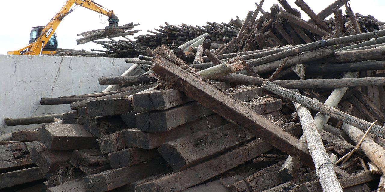 Une solution pour les poteaux en bois traités à la créosote