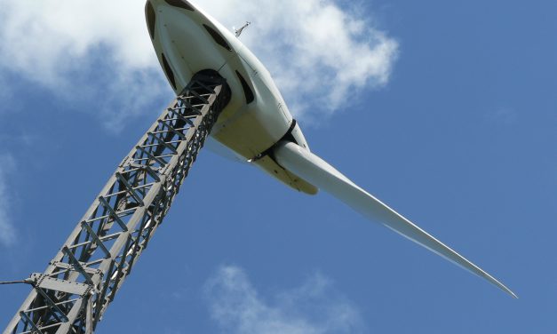 Eoliennes: objectif trop ambitieux pour Poniatowski