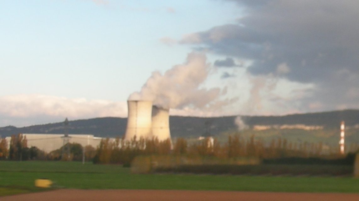 Nucléaire à Deauville: le débat se politise