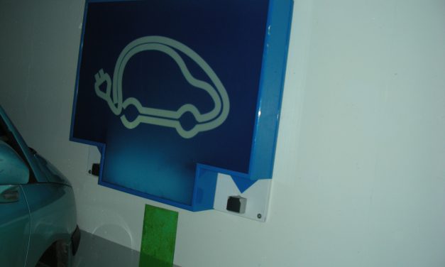 Pyrénées Atlantiques: le SDEPA déploiera 118 bornes de recharge